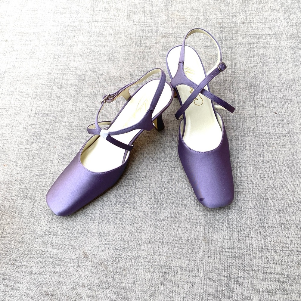 NWT Elegant Lilac Heels with Ankle Straps